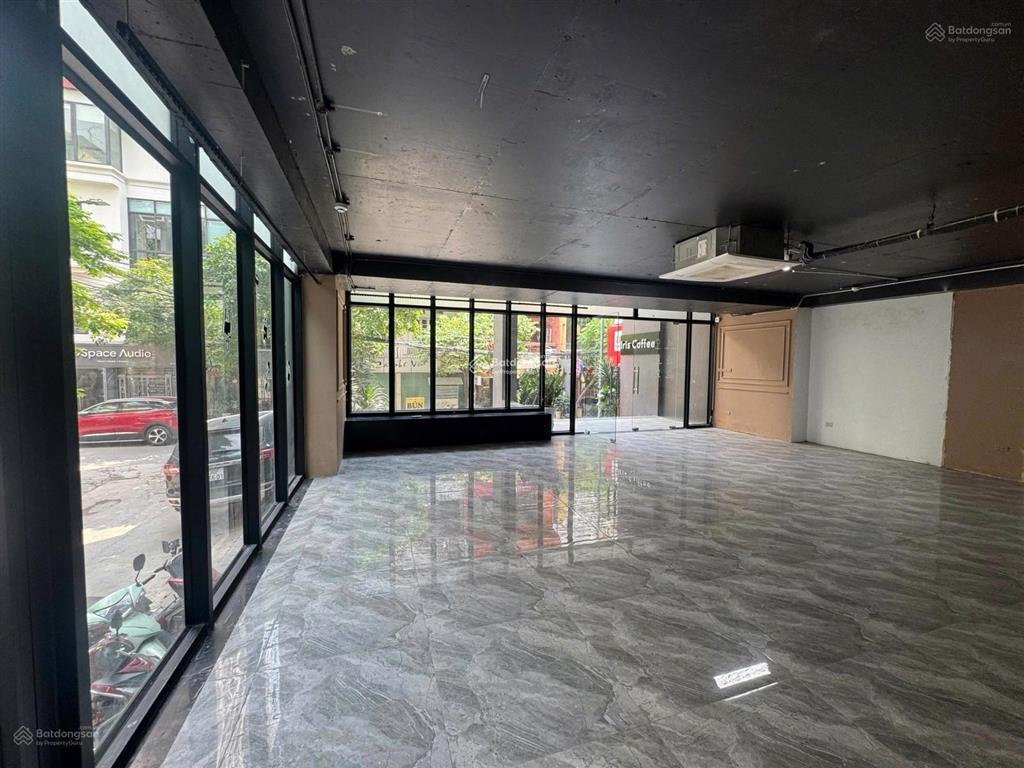 Cho thuê văn phòng tại ngõ 59 láng hạ diện tích 80m2, giá 28 triệu tầng 1 bàn giao đèn, đh âm trần