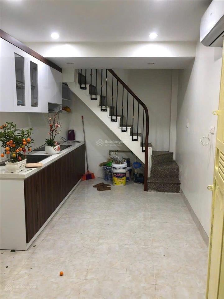 Cho thuê nhà 4 tầng tại ngõ 179 hoàng hoa thám diện tích 60m2, 3 ngủ nội thất cơ bản, có thể setup