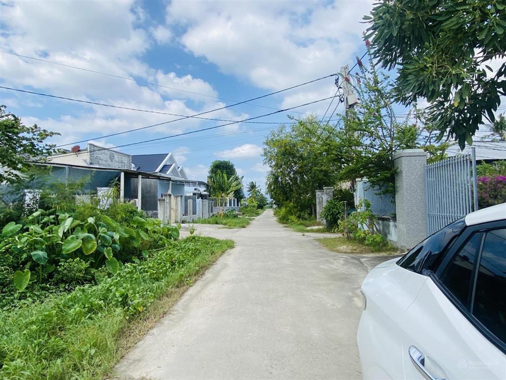 Bán lô đất góc 2 mặt tiền bê tông kèm nhà ở rộng rãi, có thổ cư ở khu bàn cờ tân quý, cam thành bắc