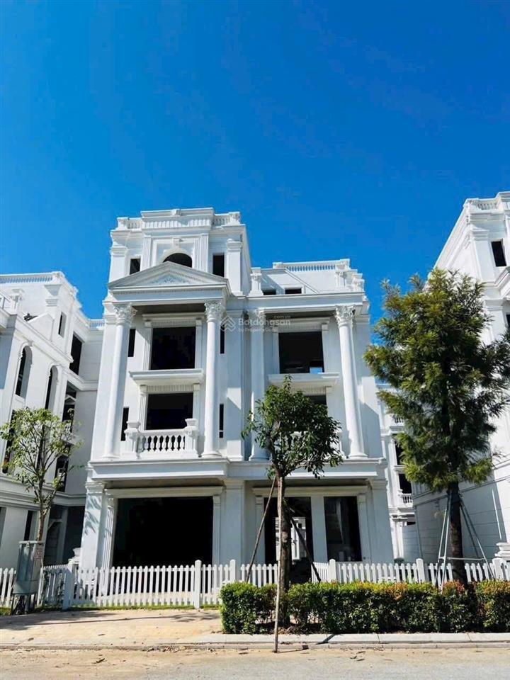 Bán căn biệt thự lô góc cạnh vườn hoa dự án sân golf long biên, dt 286m2 x 4 tầng, giá 137 tỷ