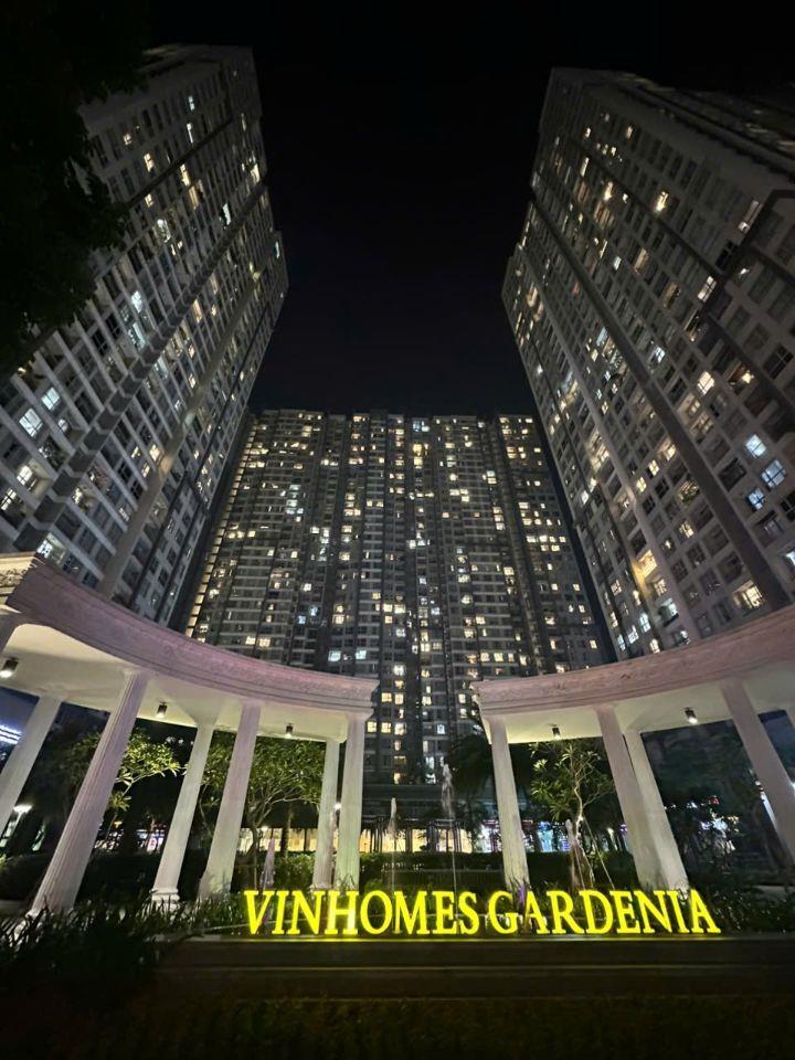 Căn hộ  Duplex 3PN Vinhomes Gardenia –View bể bơi thoáng, full đồ, sẵn sổ , giá tốt nhất thị trường. LH 0974.999.811