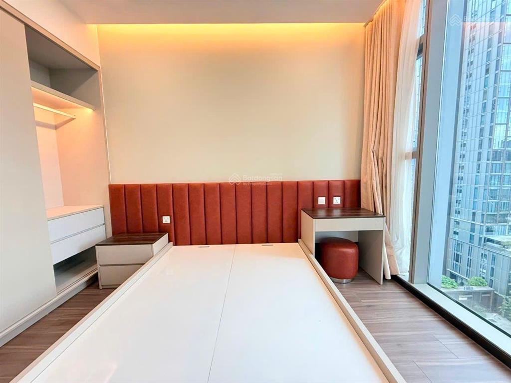 Cho thuê 3pn + 1 tại empire city  căn góc view pháo hoa  nội thất mới 100%