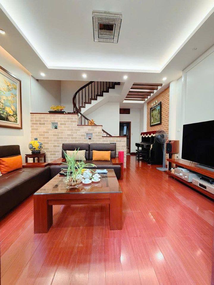 Cơ hội sở hữu nhà mặt phố Hoàng Ngân – tuyến phố trung tâm phát triển mạnh, phù hợp vừa ở vừa kinh doanh hoặc đầu tư kha