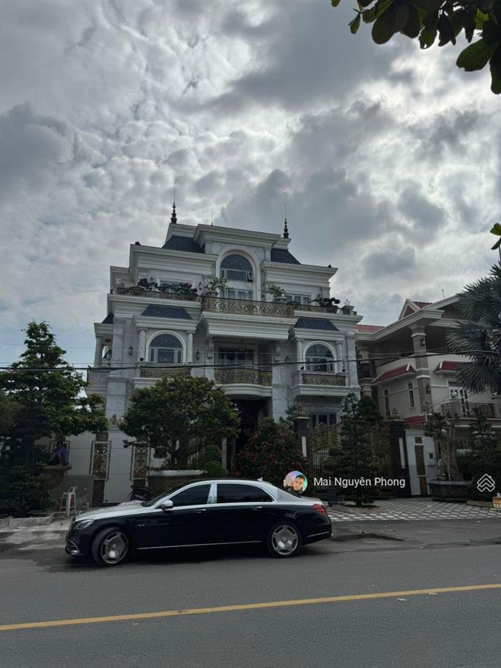 Bán bt lô góc kđt định công,95m2x5t 39tỷ ngay vành đai 2.5,vỉa hè đỗ xe 2 bên tiện ích đầy đủ !