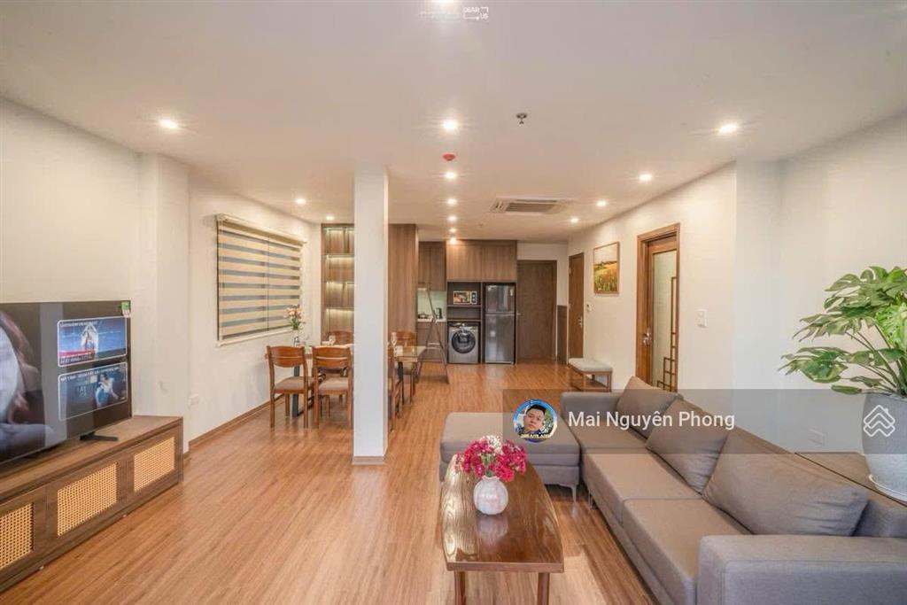 Bán apartment mặt hồ tây 135m2x8t dt 250tr/th, qh ổn định, vỉa hè, quỹ đất hiếm mặt hồ sổ nở hậu!