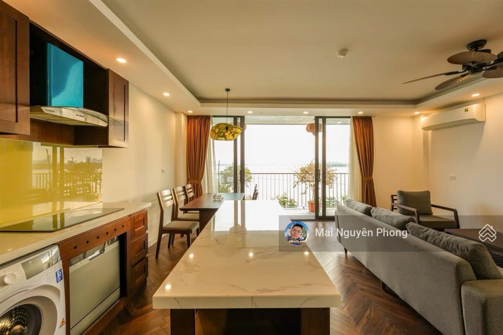 Bán apartment mặt hồ tây 135m2x8t dt 250tr/th, qh ổn định, vỉa hè, quỹ đất hiếm mặt hồ sổ nở hậu!