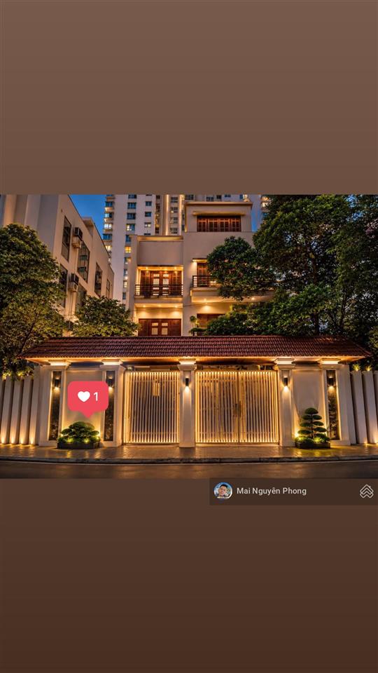 Bán biệt thự trần thái tông cg,240m2 mt15m,vỉa hè 8m,có thể xây 10t bề thế,lô góc 3 thoáng,sổ đẹp !
