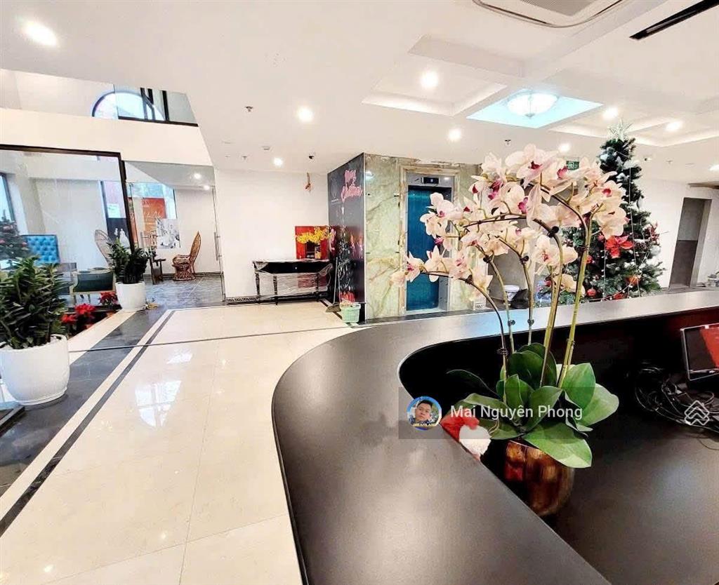 Bán apartment mặt hồ tây, 140m2 x 7t, lô góc dt ổn định, vỉa hè rộng, phù hợp tích sản, qh ổn định!