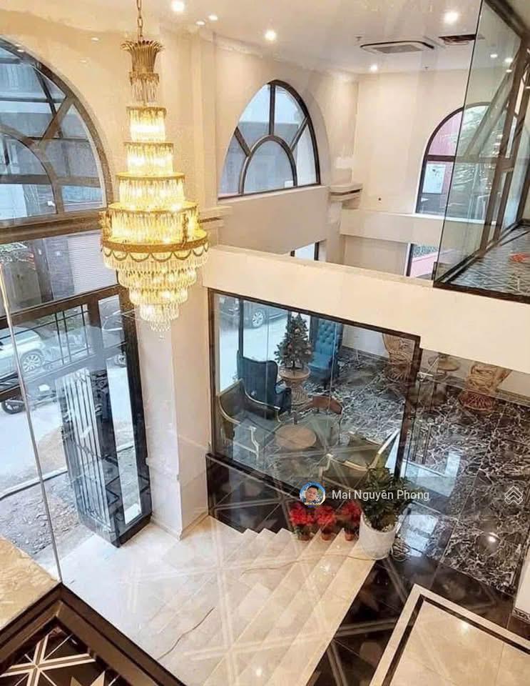 Bán apartment mặt hồ tây, 140m2 x 7t, lô góc dt ổn định, vỉa hè rộng, phù hợp tích sản, qh ổn định!