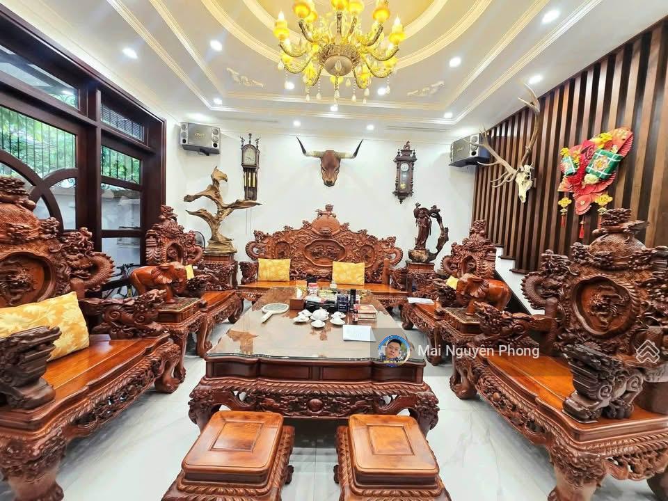 Bán bt khúc thừa dụ cg,190m2x5t,85tỷ,gần trường học,cv,vỉa hè rộng tiện ích ko thiếu gì,sổ đẹp!