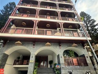 Chính chủ bán bt mặt hồ tây,240m2 16m mt bề thế,2 mặt hồ thoáng vĩnh viễn,có hầm cao cấp sổ vuông!