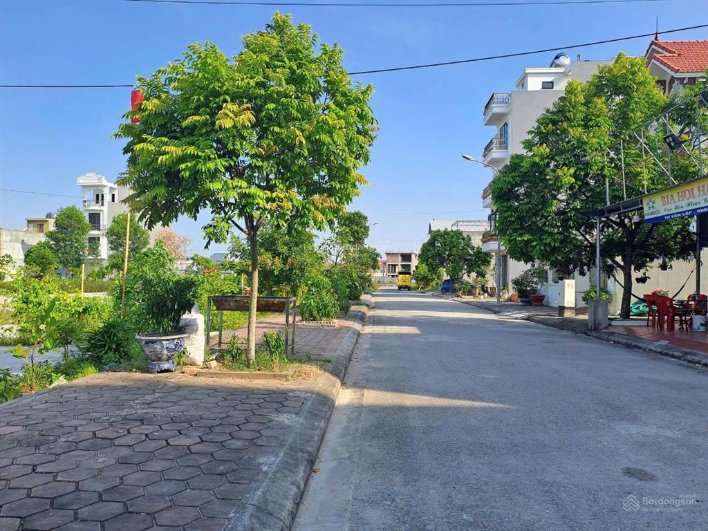 Cần chuyển nhà hạ giá bán nhà 4 tầng tái định cư nam hải 3 trước nhà công viên, gần đường bùi viện