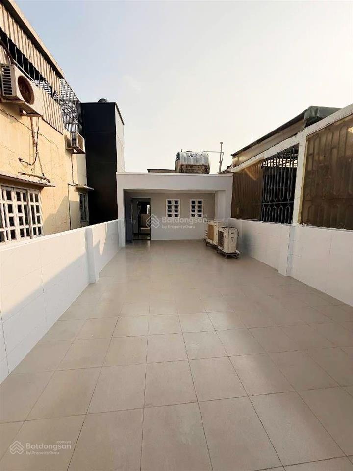 Mặt tiền khu bình phú 1 quận 6. dt 4.5mx21.5m. 4 tầng kiên cố. chỉ 13.5 tỷ còn thương lượng.