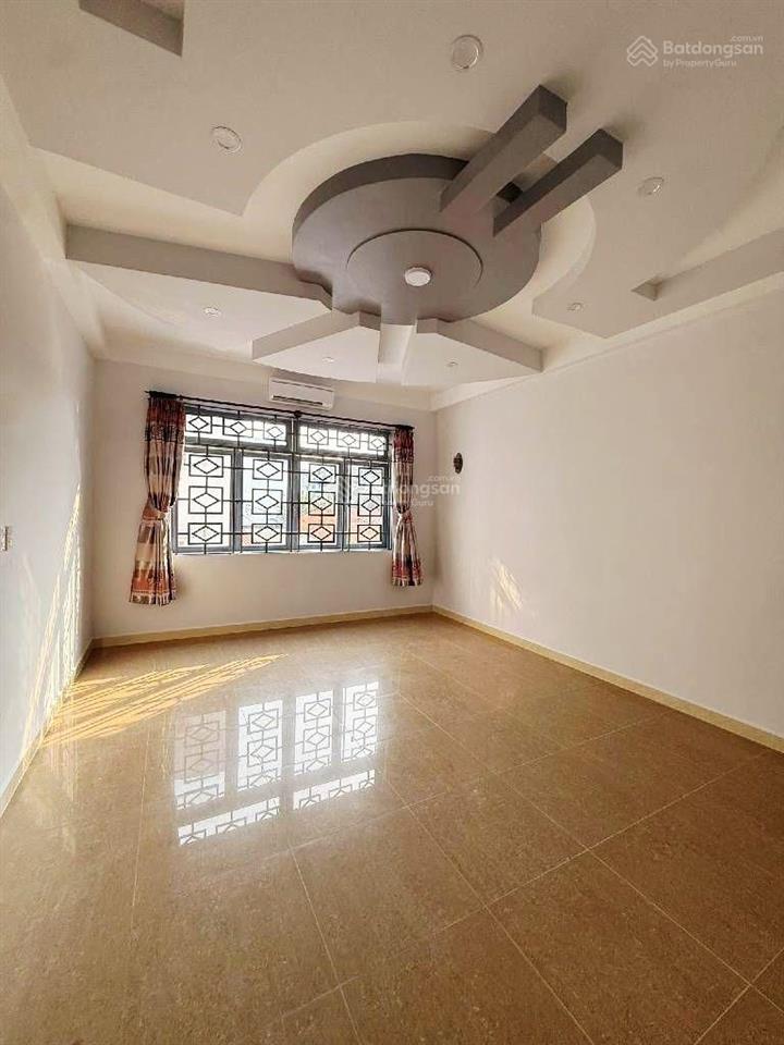 Mặt tiền khu bình phú 1 quận 6. dt 4.5mx21.5m. 4 tầng kiên cố. chỉ 13.5 tỷ còn thương lượng.