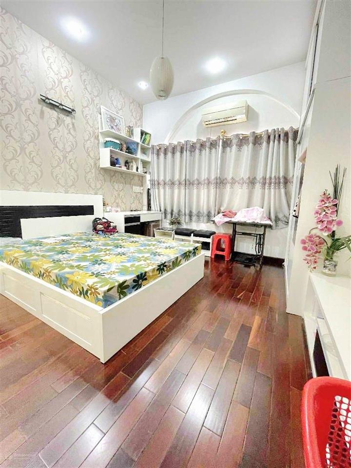 Mặt tiền 5 tầng khu bình phú quận 6, dt4mx20m, nội thất cao cấp, chủ thiện chí bán giá tốt.