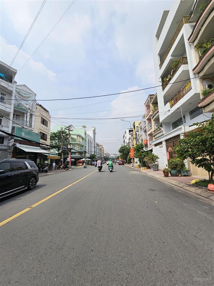 Mặt tiền 5 tầng khu bình phú quận 6, dt4mx20m, nội thất cao cấp, chủ thiện chí bán giá tốt.