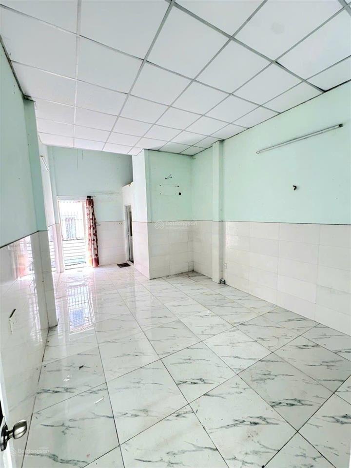 Kdc lý chiêu hoàng quận 6 .đường nhựa 8m thông.diện tích 4mx16m. 2 tầng. ở và giữ tiền đỉnh.