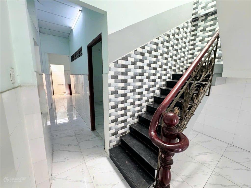 Kdc lý chiêu hoàng quận 6 .đường nhựa 8m thông.diện tích 4mx16m. 2 tầng. ở và giữ tiền đỉnh.
