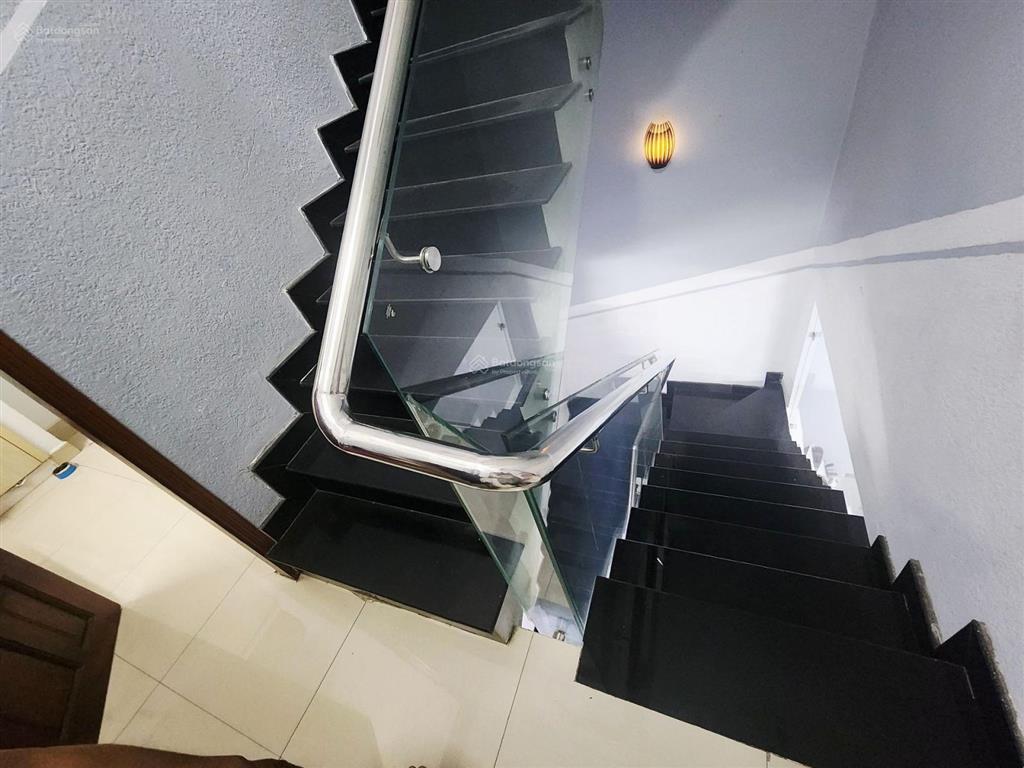 Hẻm ô tô bà hom quận 6, 3 tầng, 4.1mx14m. chủ chào 6.59 tỷ còn thương lượng.