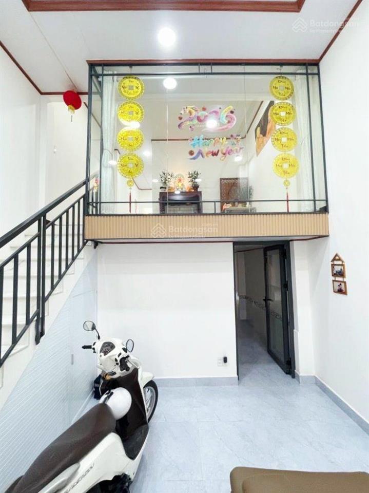 Lò gốm quận 6 hẻm ô tô đỗ cửa, dt lớn 4.1mx20m nở hậu 4.6m, 2 tầng chủ chào 6.5 tỷ còn thương lượng