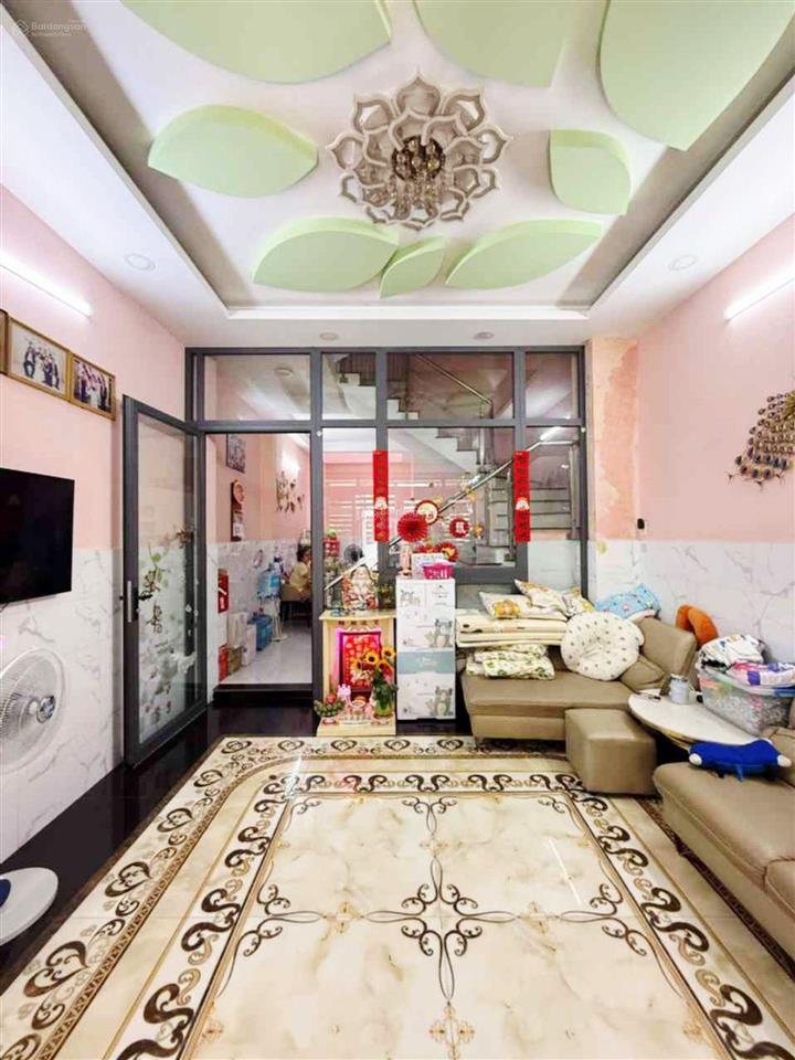 Ngang lớn hẻm ô tô bà hom quận 6 kết cấu 4 tầng, 4.4mx14m. chủ chào 8.6 tỷ còn thương lượng