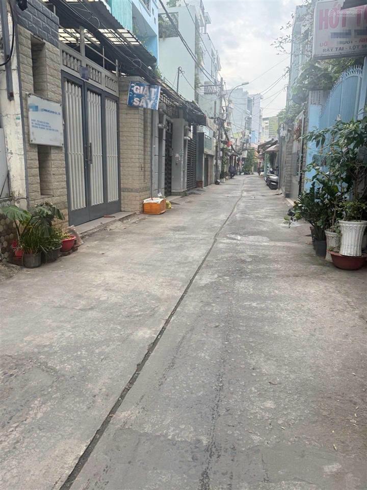 Hẻm hậu giang quận 6 ngang lớn 4.3m x 12.3m, 3 tầng có phòng ngủ dưới trệt, chủ chào 6.35t còn tl