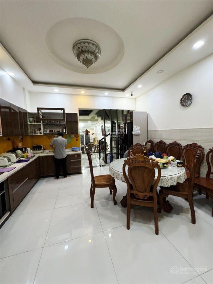 Nhà mặt tiền khu bình phú quận 6, dt 5mx23m. 5 tầng có thang máy.nội thất cao cấp. chỉ 19.8 tỷ t.l