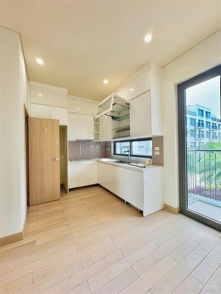 Cần bán gấp nhà 75 m2, 5 tầng, mới xây, vị trí đẹp tại kđt the manor central park