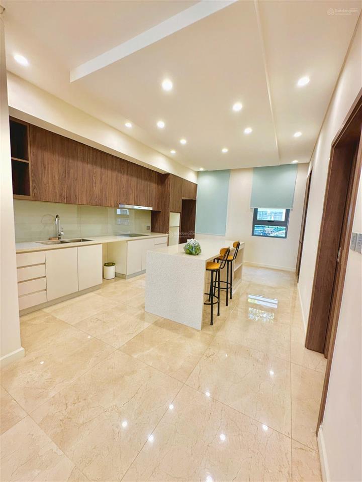 Cho thuê biệt thự cao cấp 200m2, có thang máy, hồ bơi, full nội thất
