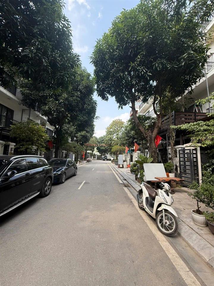 Cần bán nhà 82.5m2, 4 tầng ở kđt eden rose, gần công viên chu văn an