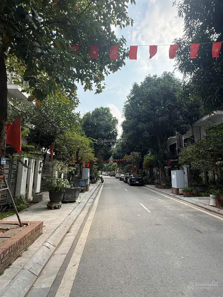 Cần bán nhà 82.5m2, 4 tầng ở kđt eden rose, gần công viên chu văn an