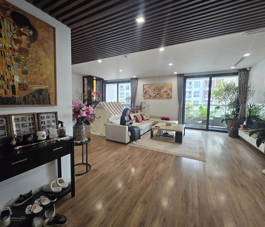 Chính chủ cần bán căn hộ cao cấp ở chung cư legend nguyễn tuân, 4pn, 196m2, có 1 slot đỗ xe ô tô