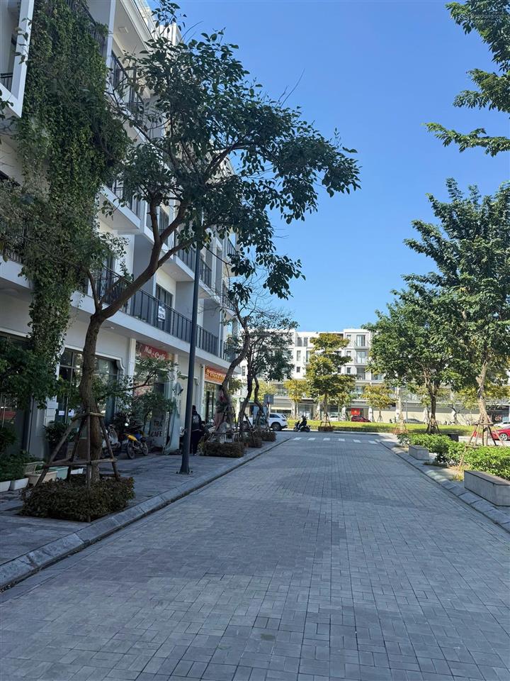 Chính chủ cần bán căn shophouse the manor central 75m2, 5 tầng, cần tiền bán gấp