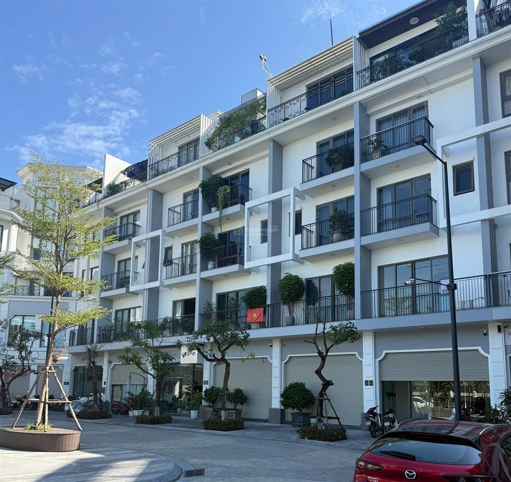 Chính chủ cần bán căn shophouse the manor central 75m2, 5 tầng, cần tiền bán gấp