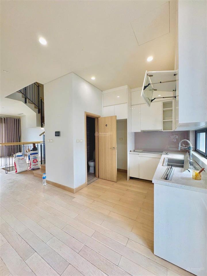 Chính chủ cần bán căn shophouse the manor central 75m2, 5 tầng, cần tiền bán gấp