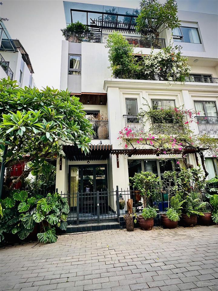 Bán biệt thự the manor central park 200m2, có hồ bơi, thang máy, gara để xe