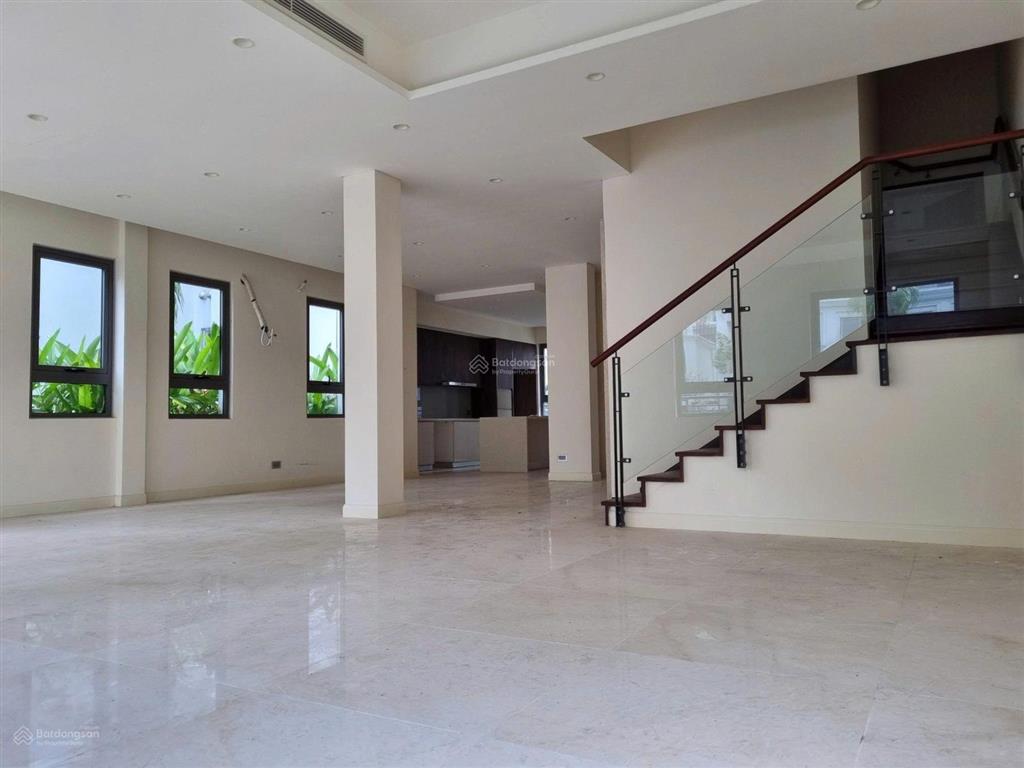 Bán biệt thự the manor central park 200m2, có hồ bơi, thang máy, gara để xe