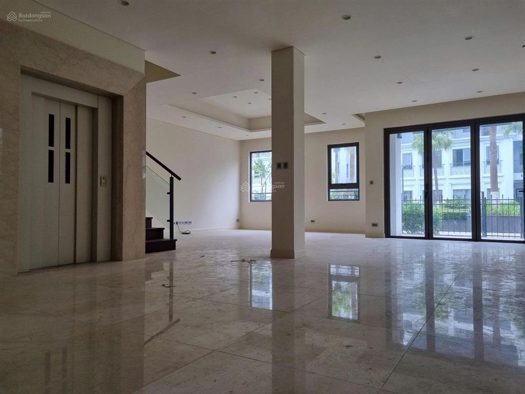 Bán biệt thự the manor central park 200m2, có hồ bơi, thang máy, gara để xe