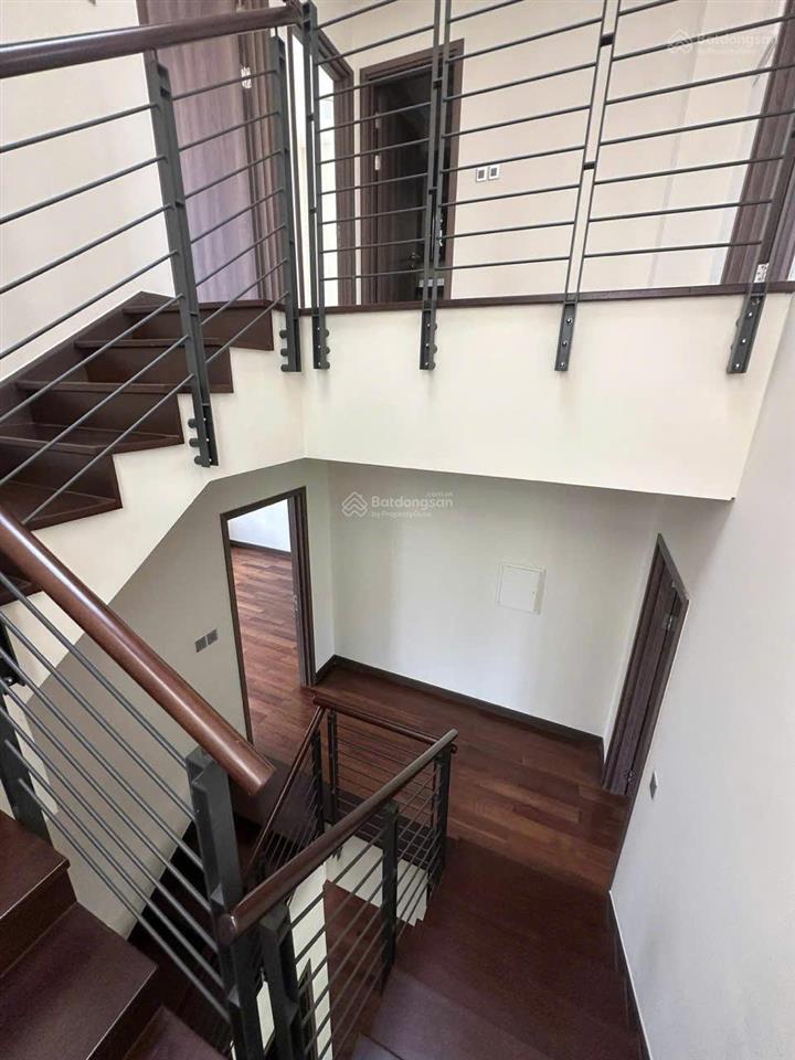 Bán shophouse the manor central park 99m2, 4 tầng, nhìn ra đường nguyễn xiển, gần tòa án hà nội