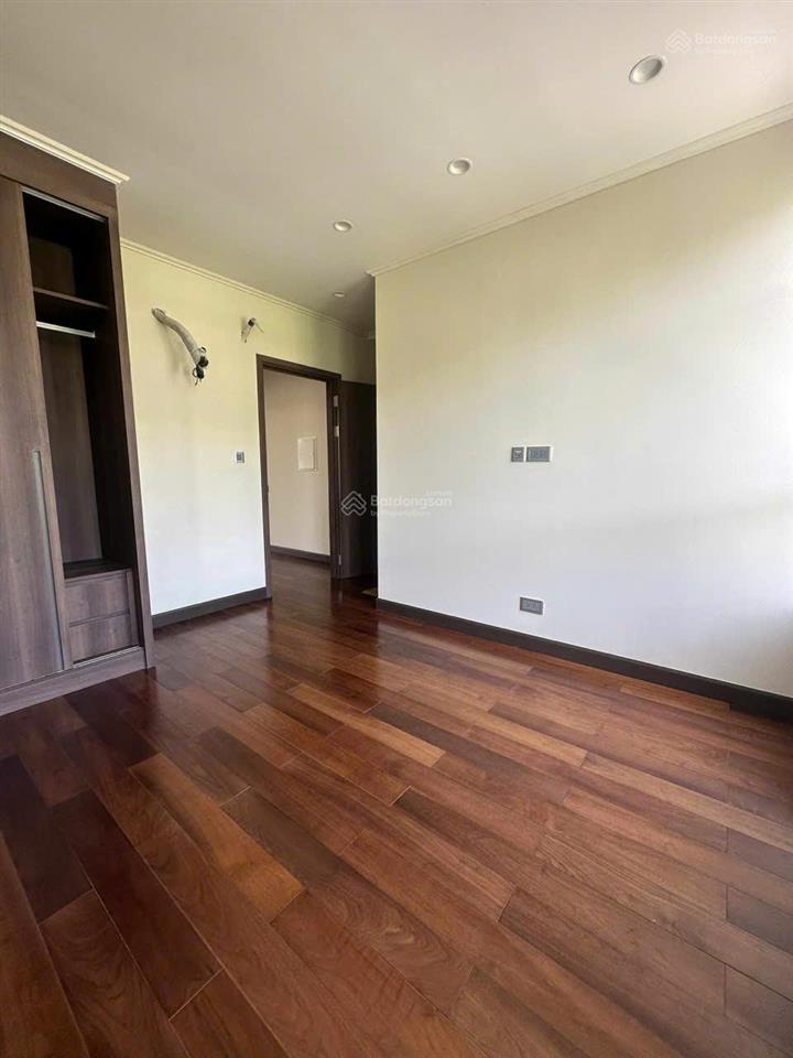 Bán shophouse the manor central park 99m2, 4 tầng, nhìn ra đường nguyễn xiển, gần tòa án hà nội