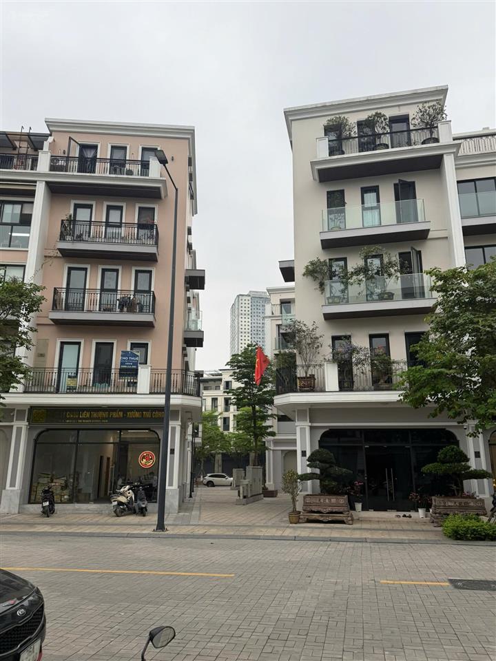 Cho thuê căn góc shophouse the manor central park 99m2, 5 tầng, full nội thất cơ bản