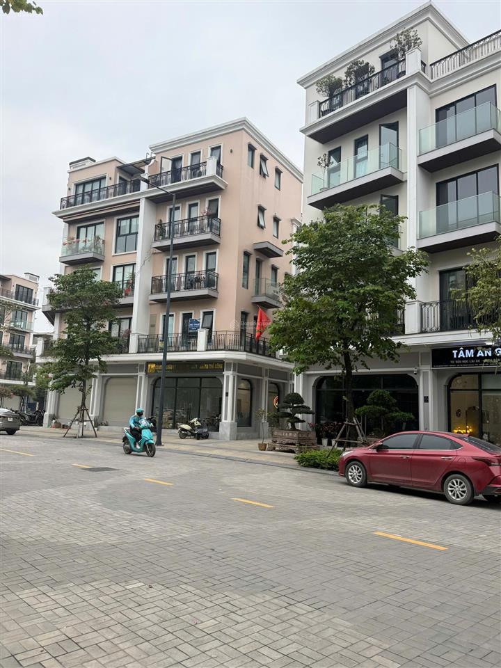 Cho thuê căn góc shophouse the manor central park 99m2, 5 tầng, full nội thất cơ bản