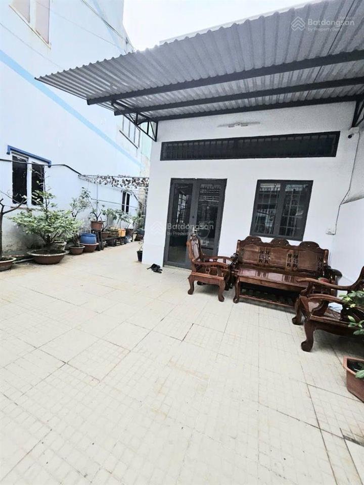 Bán nhà c4 nở hậu tài lộc  135m2  ngang 6m  hơn 8 tỷ  lã xuân oai  tăng nhơn phú a