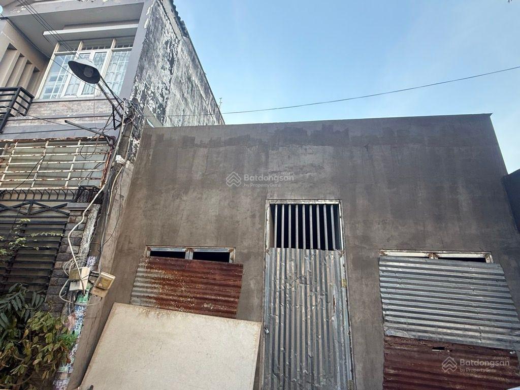 Ngay chợ tăng nhơn phú a  bán đất tặng 6ptro  80m2  chỉ hơn 5 tỷ  lã xuân oai  xây 5tầng 1 hầm