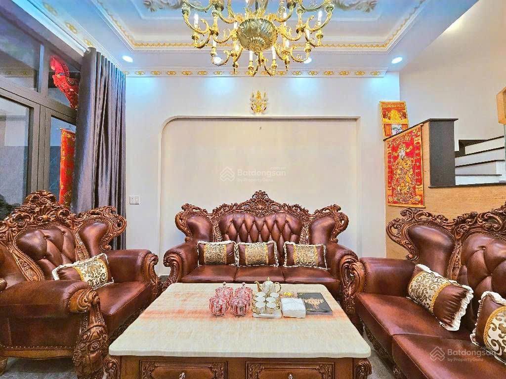 Bán nhà 3 tầnghxh82m2ngang 5m5pnhơn 6ty ngay đình phong phú tăng nhơn phú b