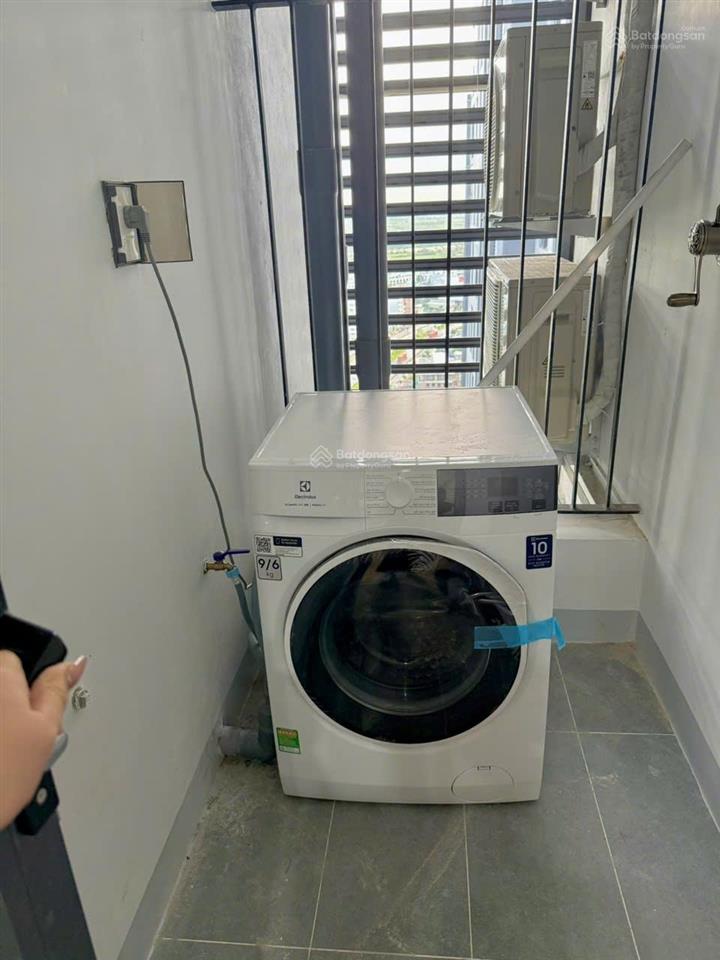 Cho thuê căn hộ 2 pn, 74m2, tầng 26, tại sentosa sky park nội thất cao cấp.