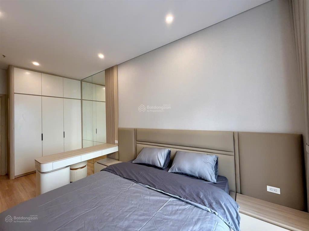 Cho thuê căn hộ 2 pn, 74m2, tầng 26, tại sentosa sky park nội thất cao cấp.