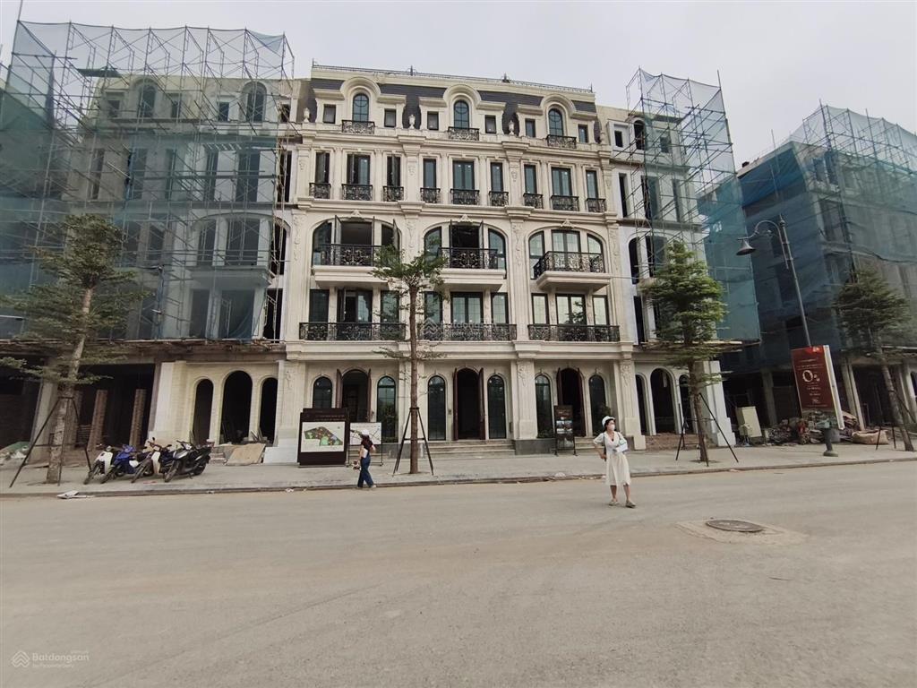 Shophouse xẻ khe vip mặt đại lộ hoàng quốc việt  tây thăng long, duy nhất 1 căn quỹ ngoại giao.