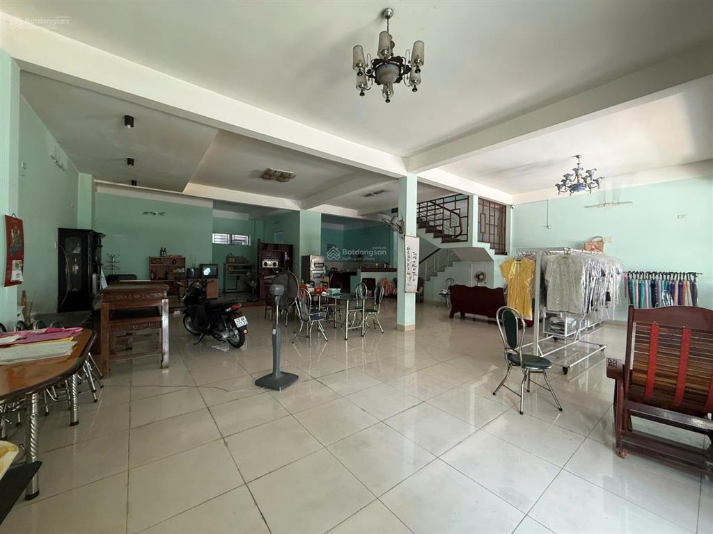 Một sản phẩm nhà phố cực hiếm! gần chợ, gần trường đại học, gần bệnh viện
