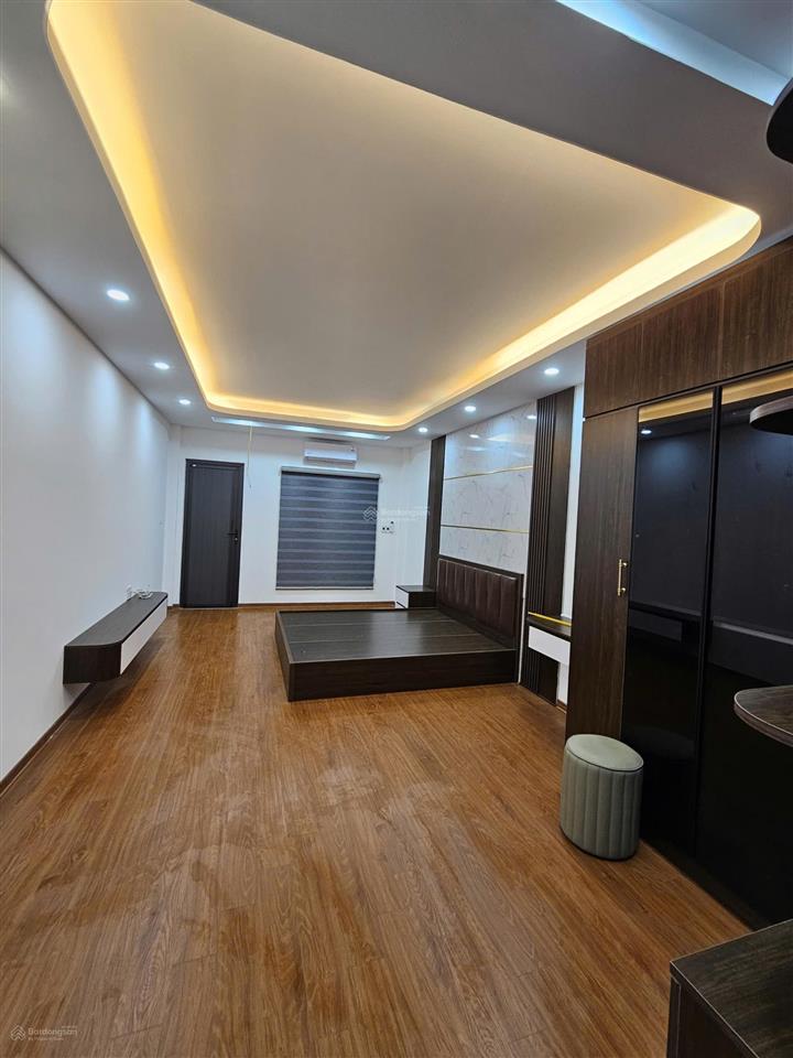 8.3 tỉ! hàng hiếm nguyễn lam long biên  42m² 5 tầng full nội thất ở trung tâm quận long biên
